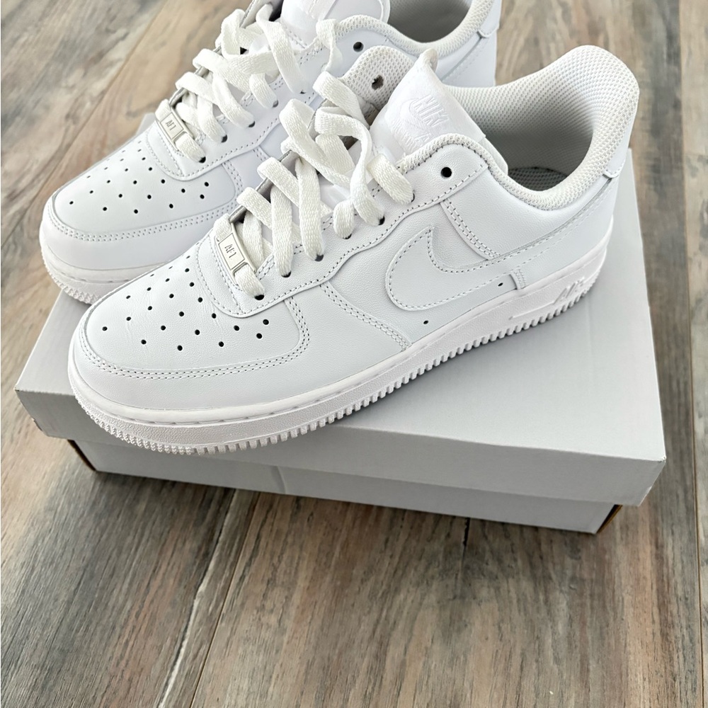 Nike Air Force 1 ‘07 | Women’s Size 7.5 | Gently Used w/ Box